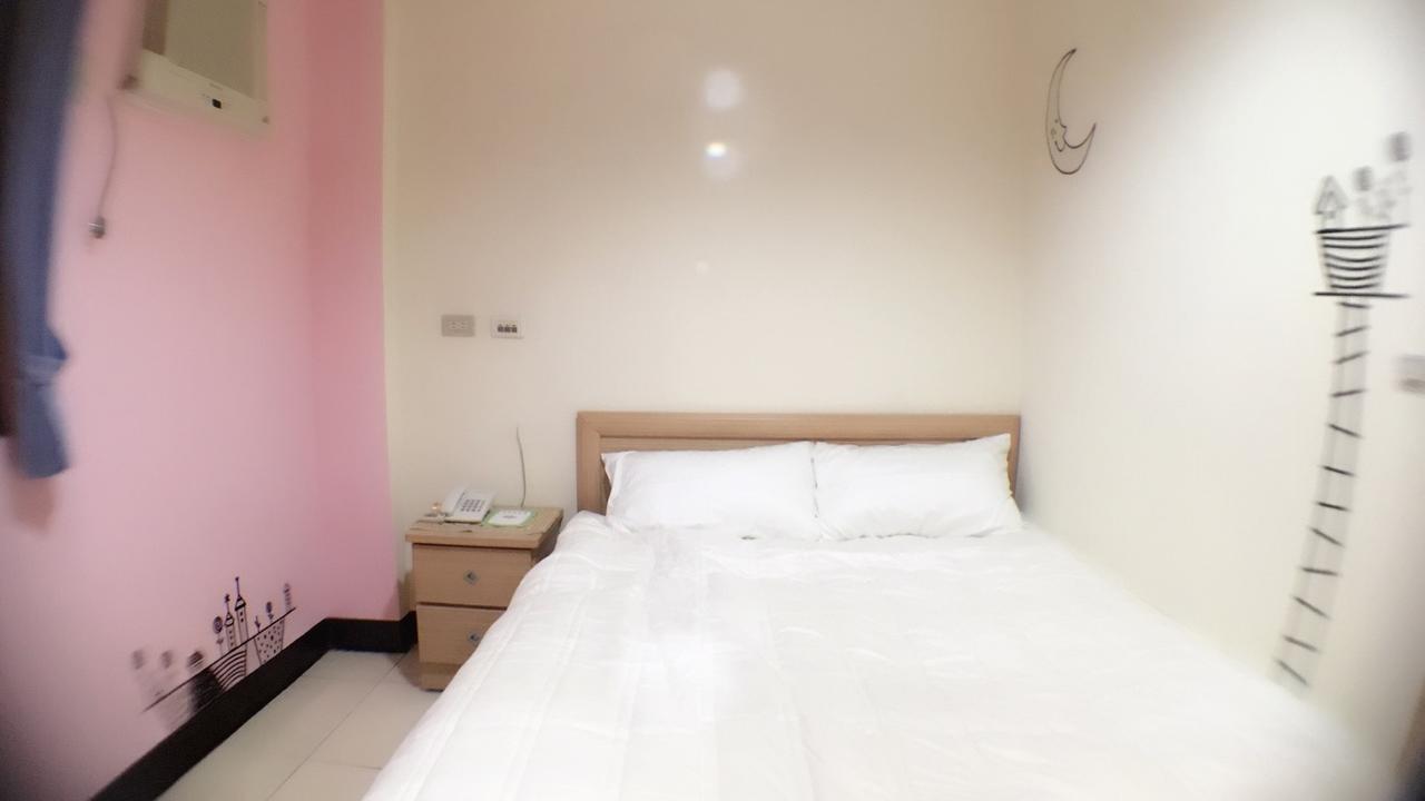 Hfun Hotel Kaohsiung Esterno foto